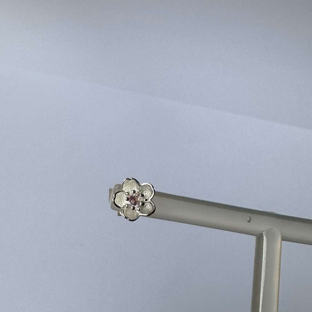 925 Sterling Silver Petite Cherry Blossom Sakura Silver Flowers Pink Diamanté - Picture 5 of 5